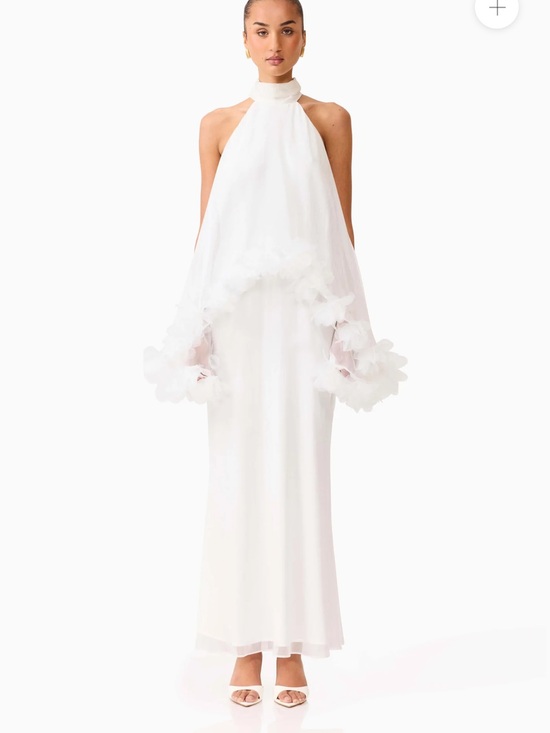 Elliatt Dresses & Skirts - Elliatt Poppy Cape Gown in White